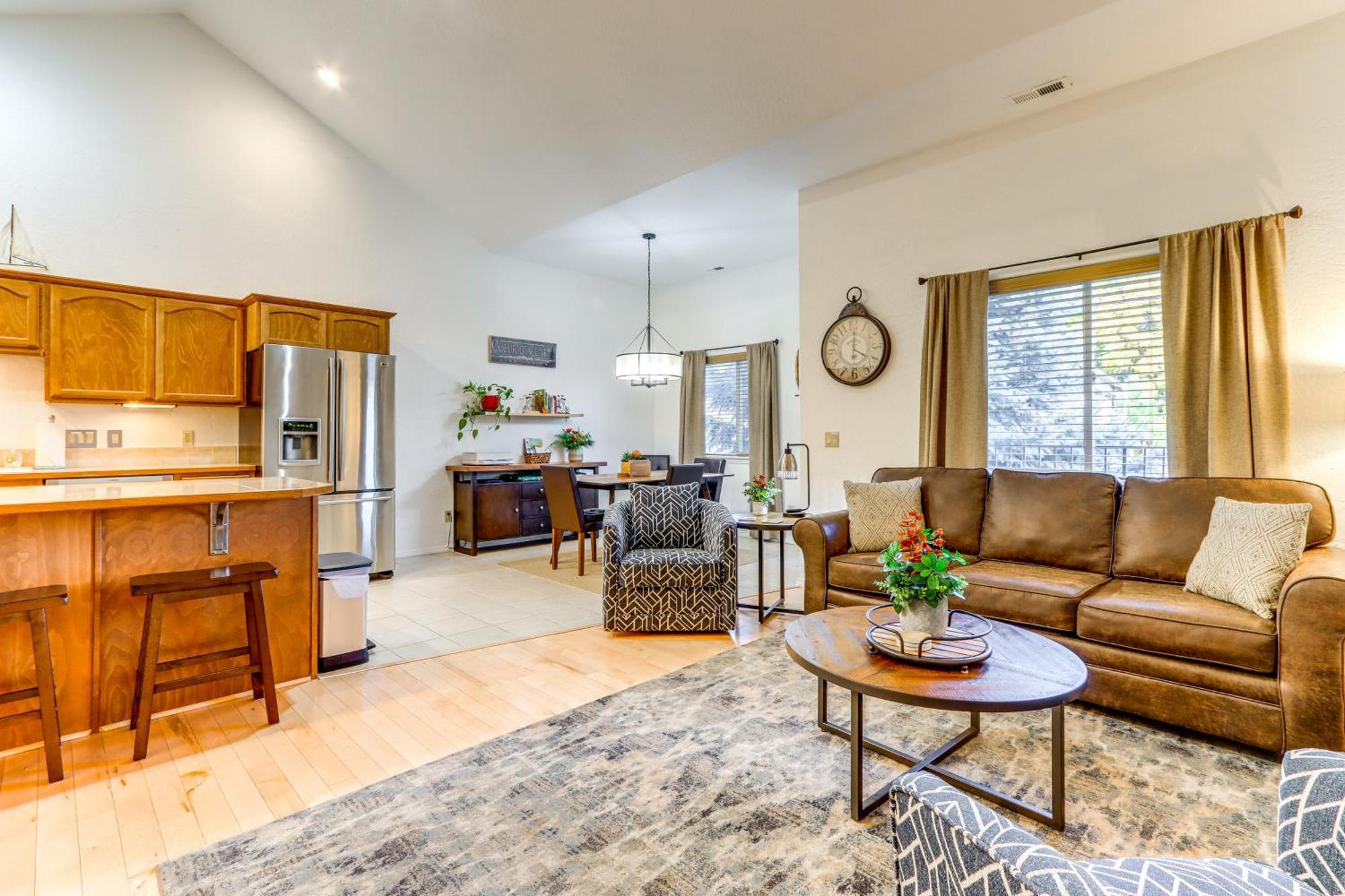 Modern Coeur Dalene Getaway Condo Walk Downtown! Coeur d'Alene Exterior photo