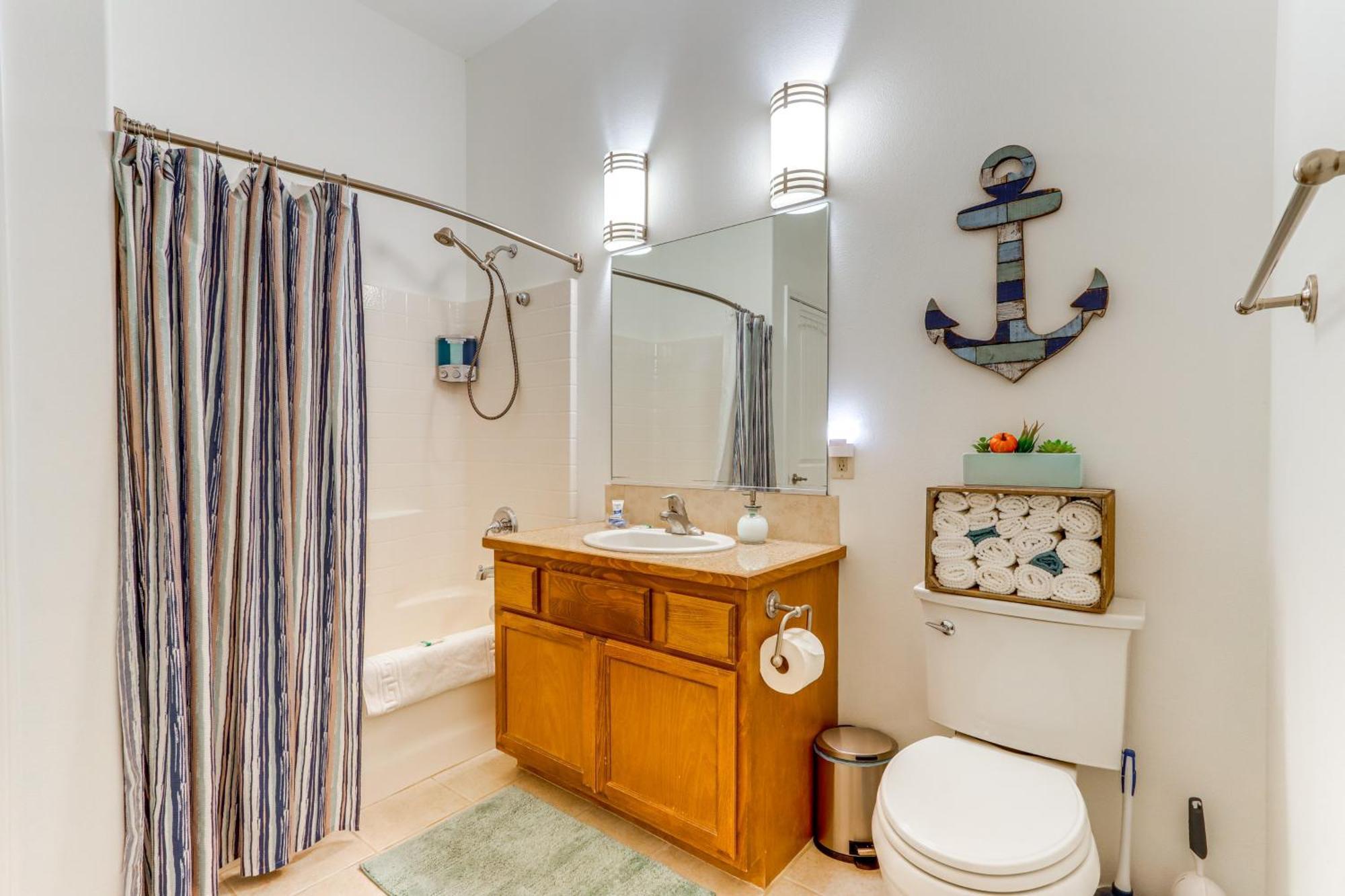 Modern Coeur Dalene Getaway Condo Walk Downtown! Coeur d'Alene Exterior photo