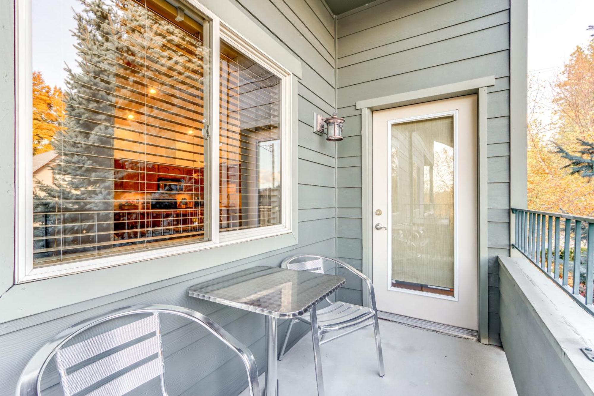 Modern Coeur Dalene Getaway Condo Walk Downtown! Coeur d'Alene Exterior photo